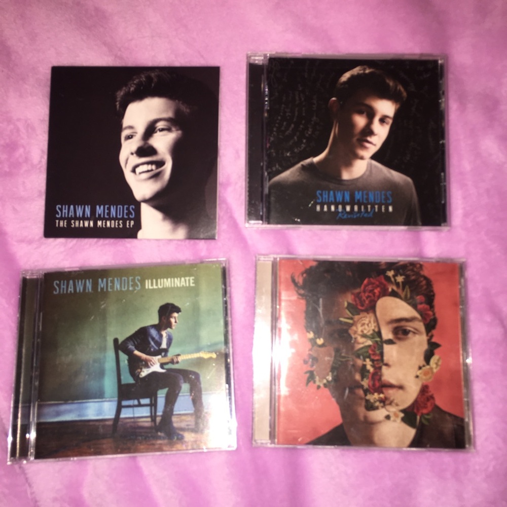 4 Official Shawn Mendes cds
